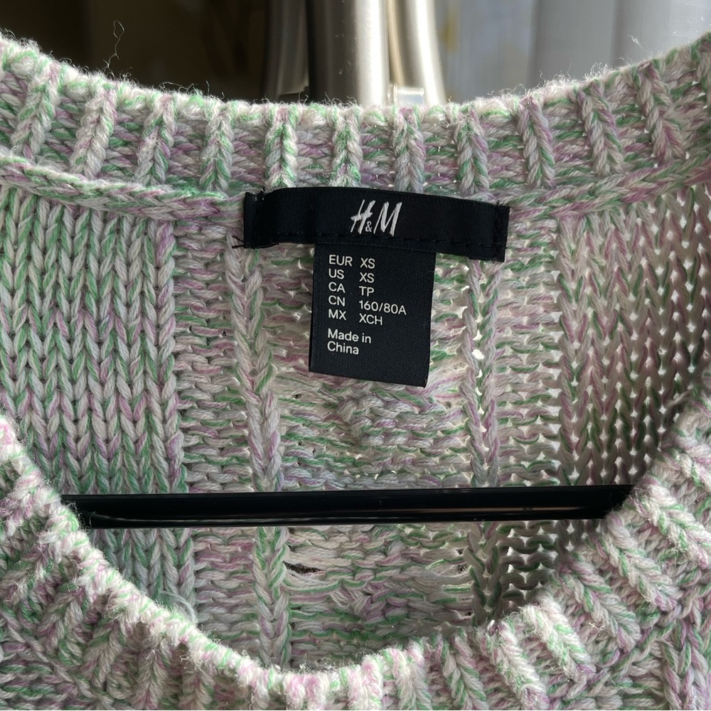 H&M Sweater - Picture 3 of 5